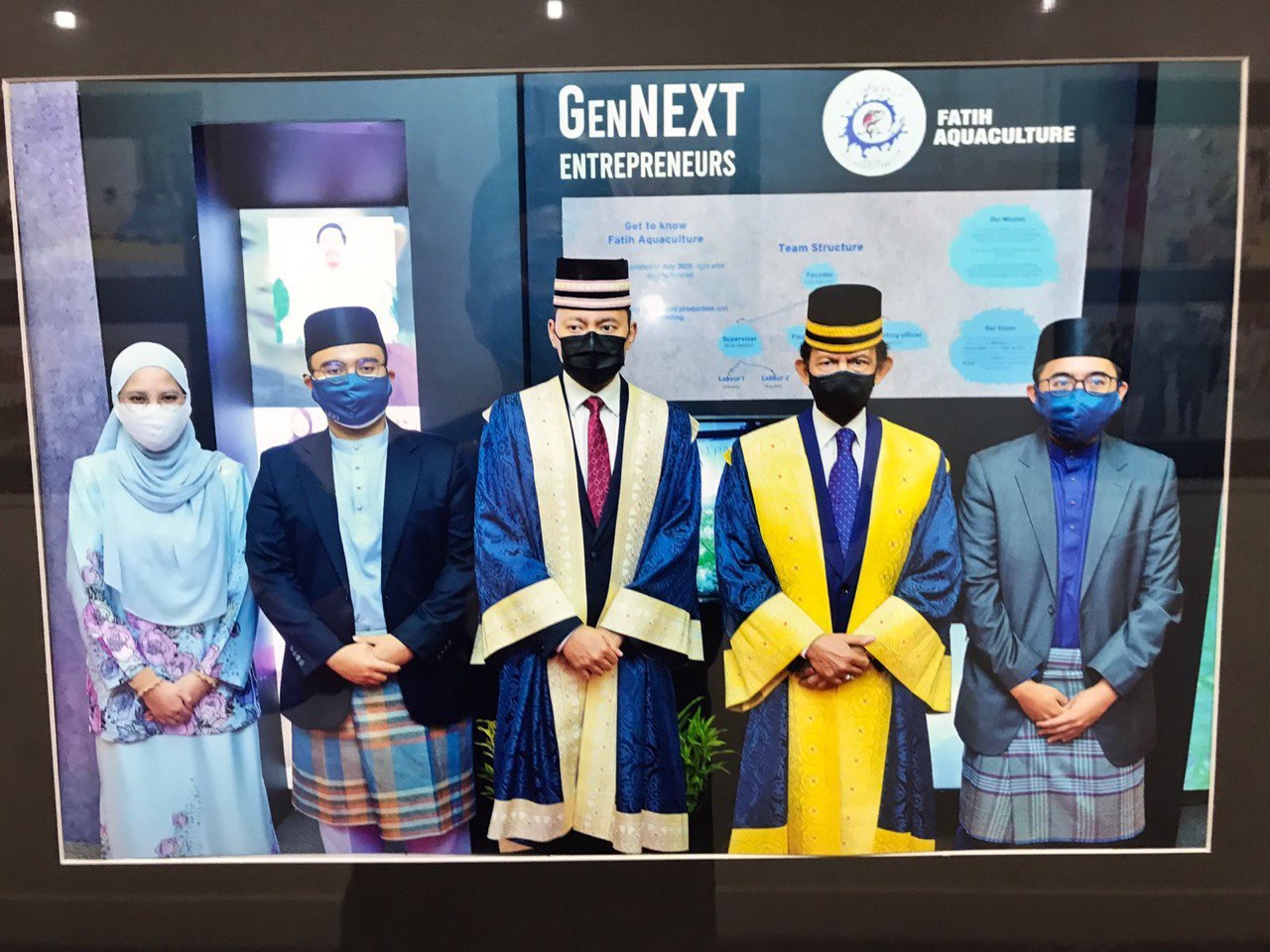 Presentation at UBD Graduate Showcase with Chancellor and Pro-Chancellor